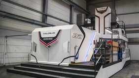 Großmaschine in einer Fabrikhalle der Firma Waldrich in Coburg